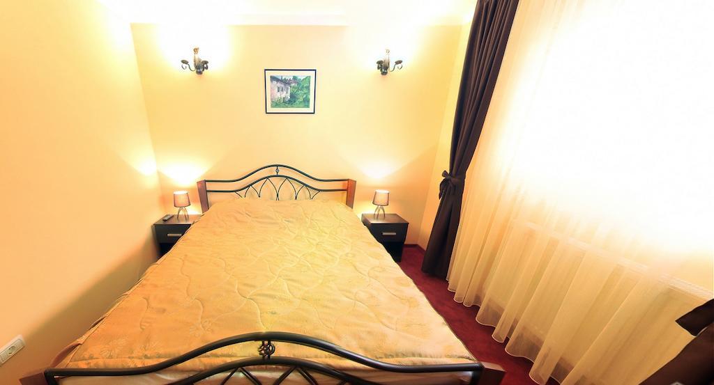 La Storia Guest House ปีเตช ภายนอก รูปภาพ