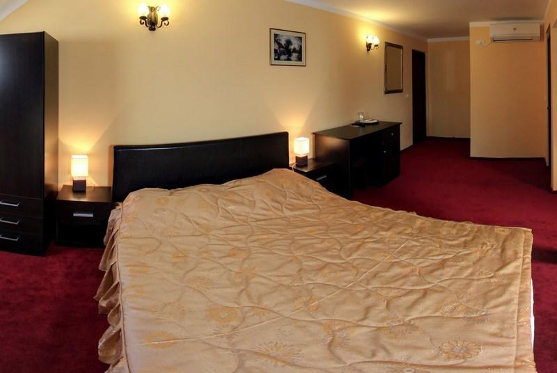 La Storia Guest House ปีเตช ภายนอก รูปภาพ