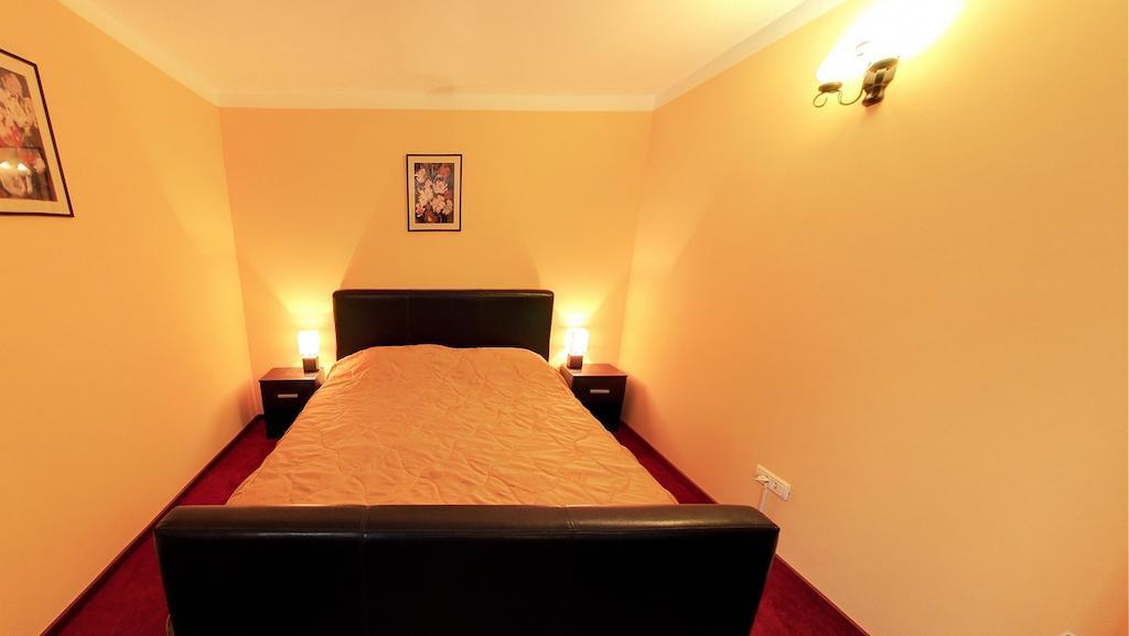 La Storia Guest House ปีเตช ภายนอก รูปภาพ