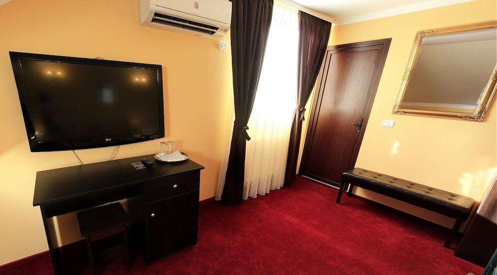 La Storia Guest House ปีเตช ภายนอก รูปภาพ