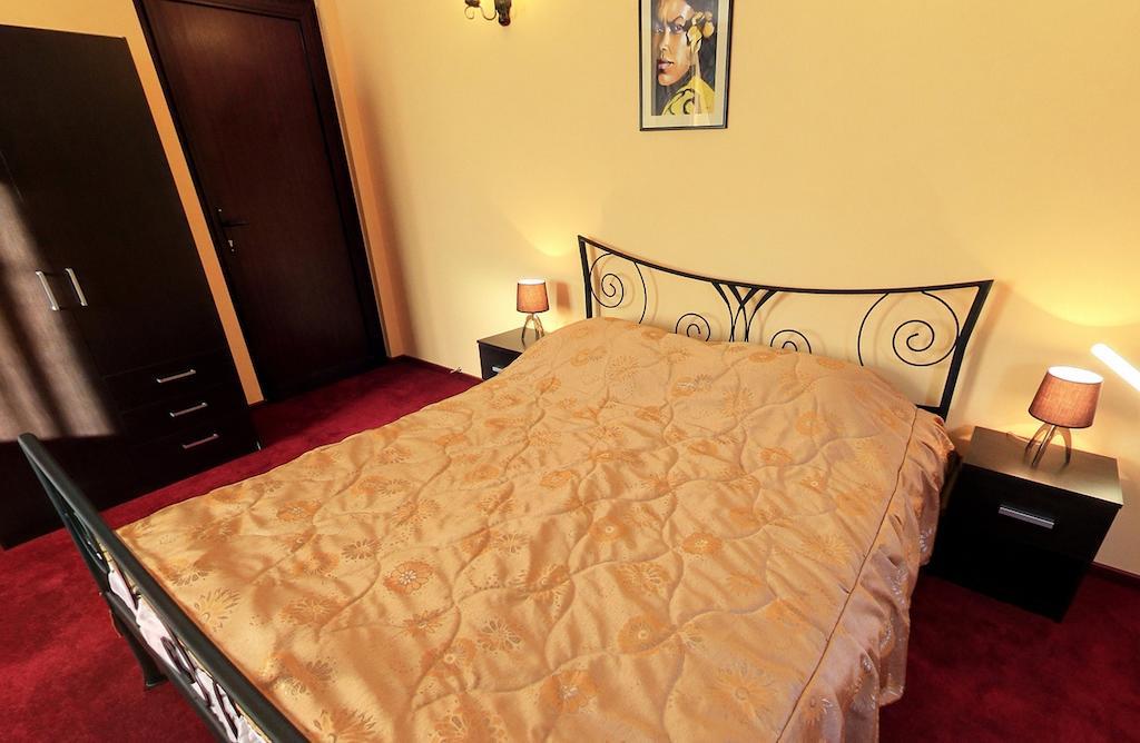 La Storia Guest House ปีเตช ห้อง รูปภาพ