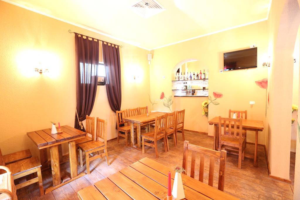 La Storia Guest House ปีเตช ภายนอก รูปภาพ